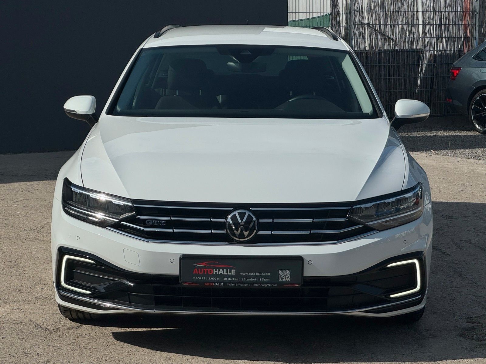 Fahrzeugabbildung Volkswagen Passat GTE Massage Kamera LED ACC SHZ