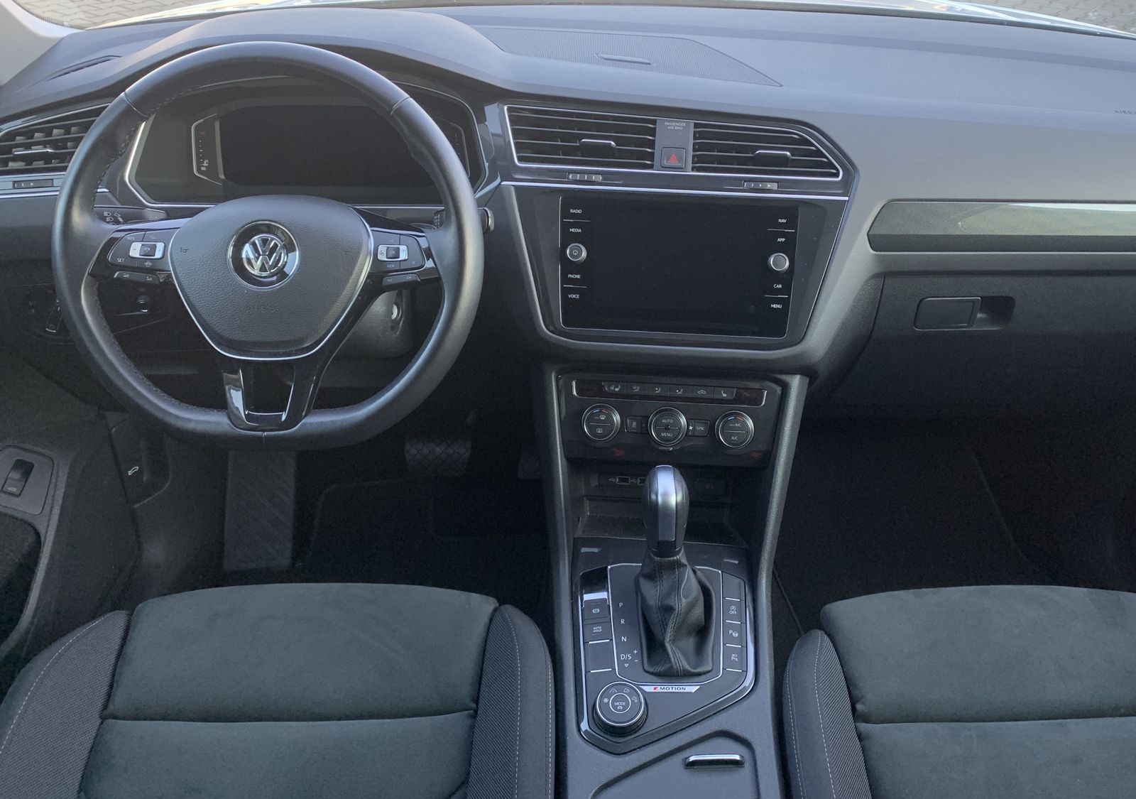 Fahrzeugabbildung Volkswagen Tiguan 2.0 TDI*Highline*4Motion*LED*Cam*STHZ*
