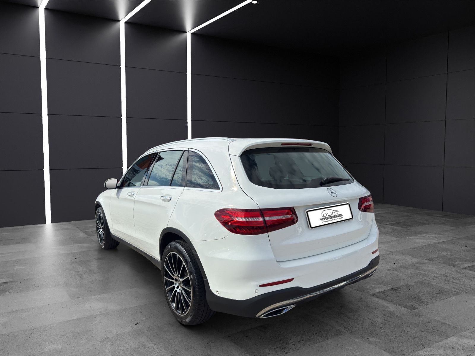 Fahrzeugabbildung Mercedes-Benz GLC 220 d 4Matic/AMG Line/Pano/ACC/Keyless Go