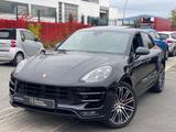 Porsche Macan Turbo mit Performance Paket - Porsche Macan in Wiesbaden