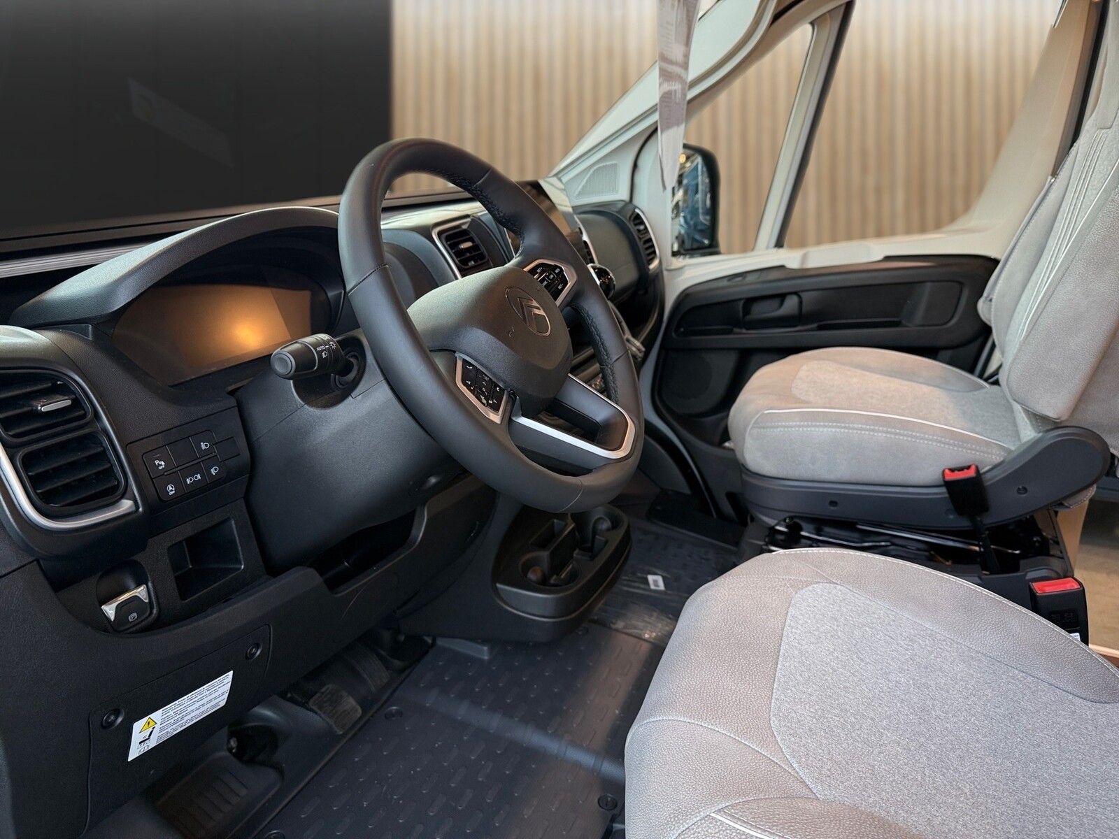 Fahrzeugabbildung Pössl Summit 600 Plus Citroen 140 PS Dörr Edition