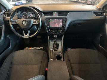 Skoda Octavia Combi Soleil *ACC*NAVI*PDC*SZHZ*APPLE*