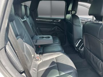 Porsche Cayenne - 8