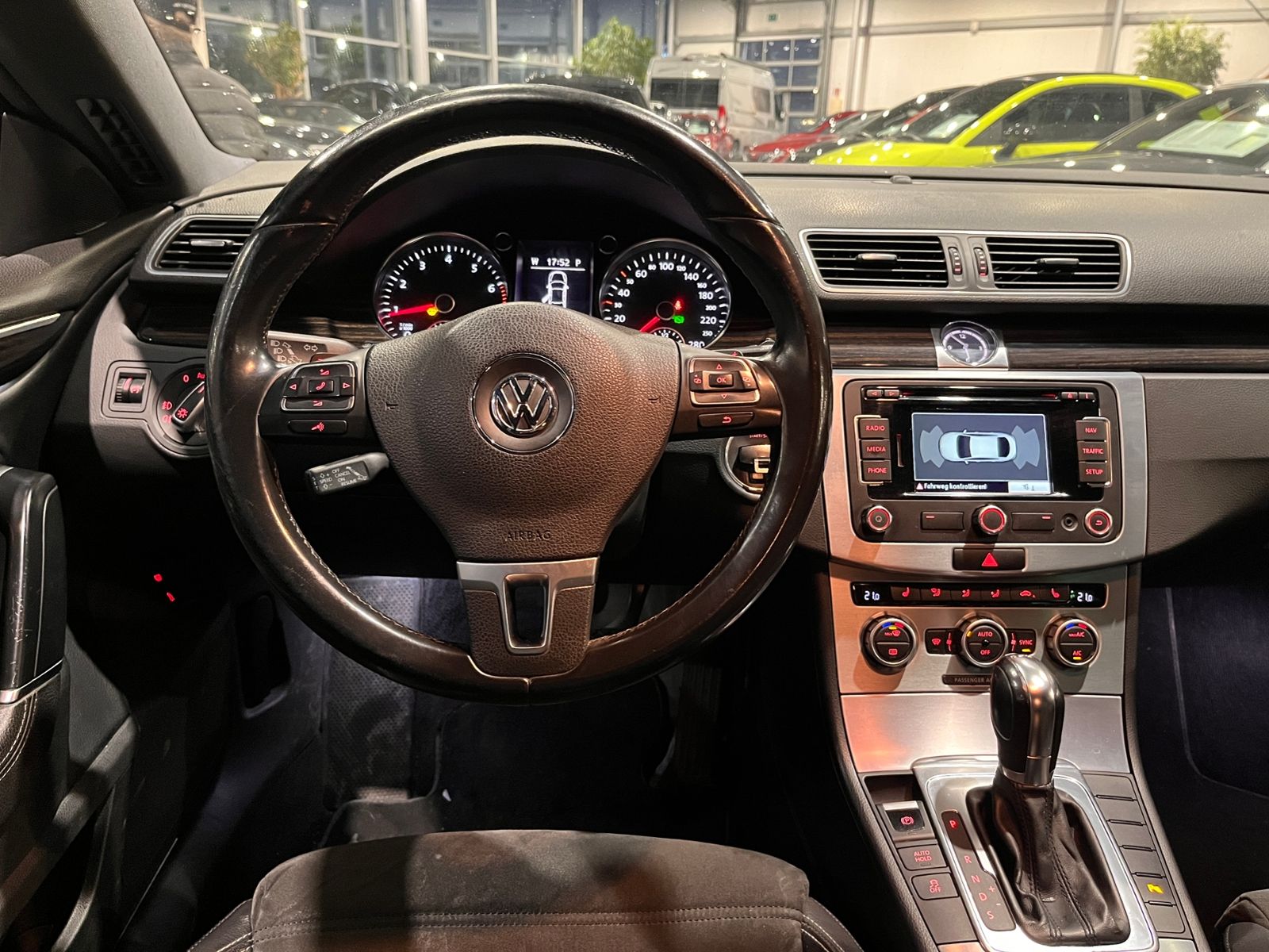 Fahrzeugabbildung Volkswagen CC Passat KLIMA XEN NAV SHZ PDC 18"