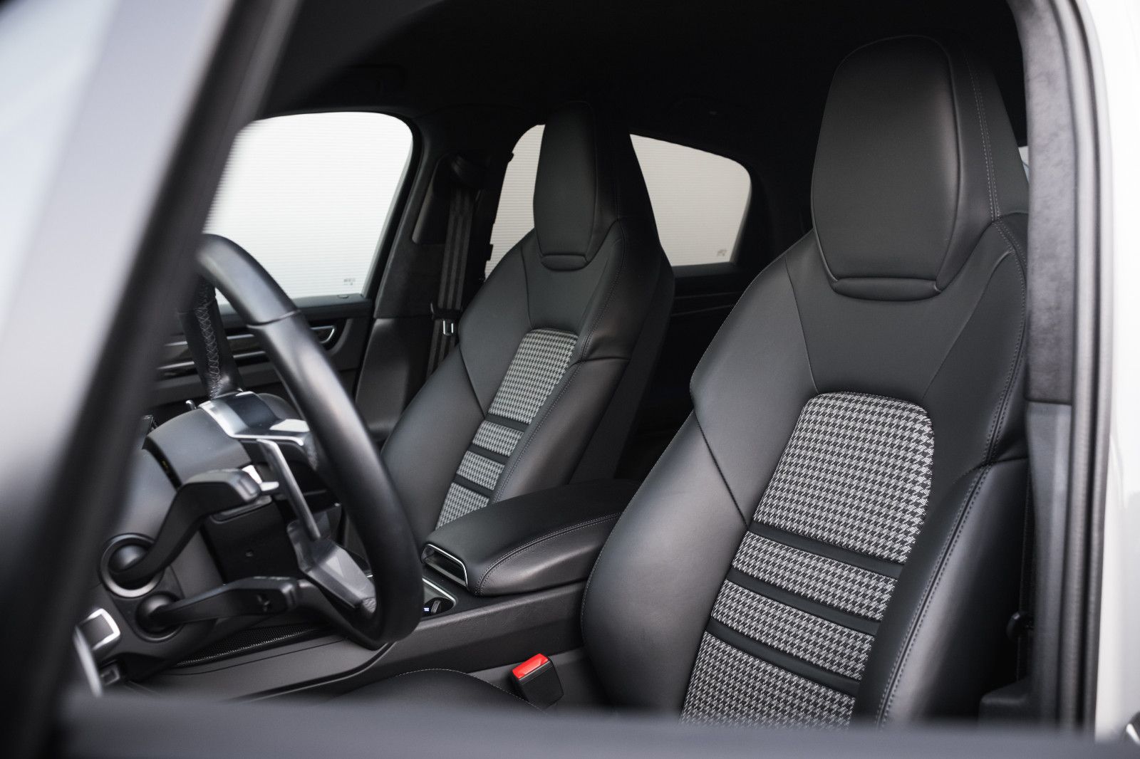 Fahrzeugabbildung Porsche Coupe GTS-Leichtbau-Inno-STHZ-PASM-360 Kamera