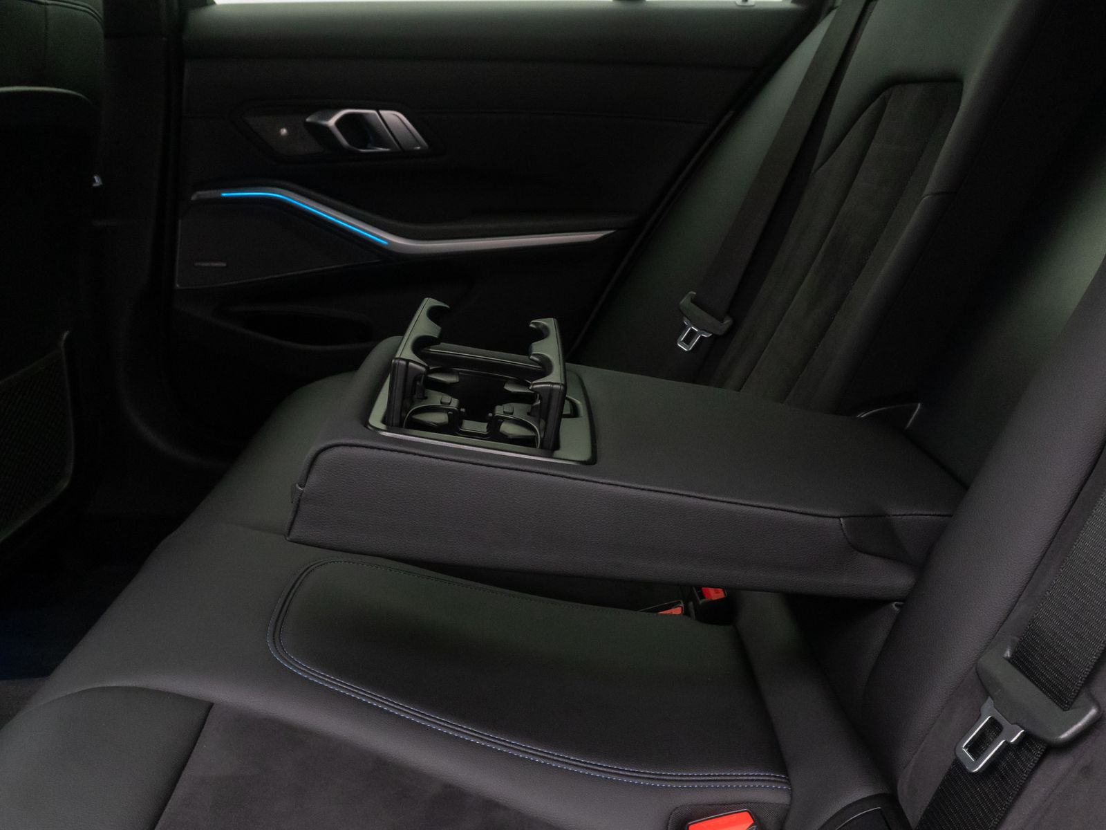 Fahrzeugabbildung BMW 330i xD M Sport DAB H/K Lenkradheizung 18Zoll