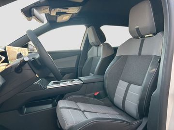 Fotografie 13 des Opel Grandland (X) Grandland 1.2 Ultimate Allwetter Matrix Head-Up