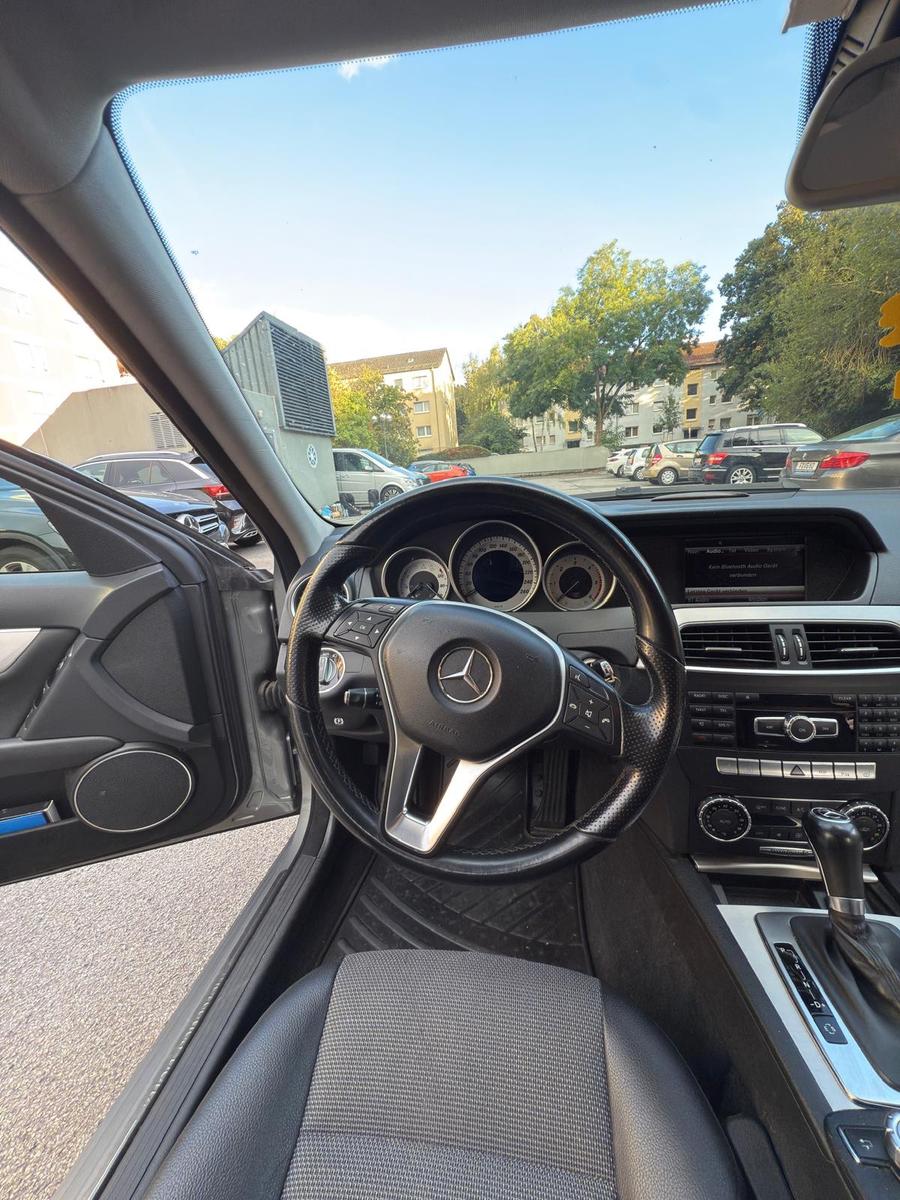Mercedes-Benz C220 2012 — photo 9