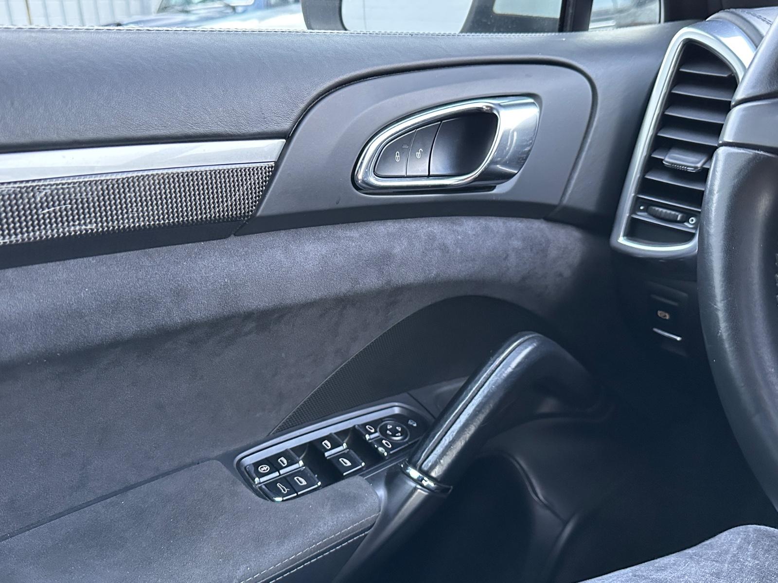 Porsche Cayenne GTS SportChrono/Navi/Xenon/SHZ/PDC