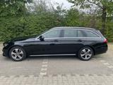 Mercedes-Benz E 220 d 4MATIC T Autom. - - Mercedes-Benz E 220 Gebrauchtwagen in München