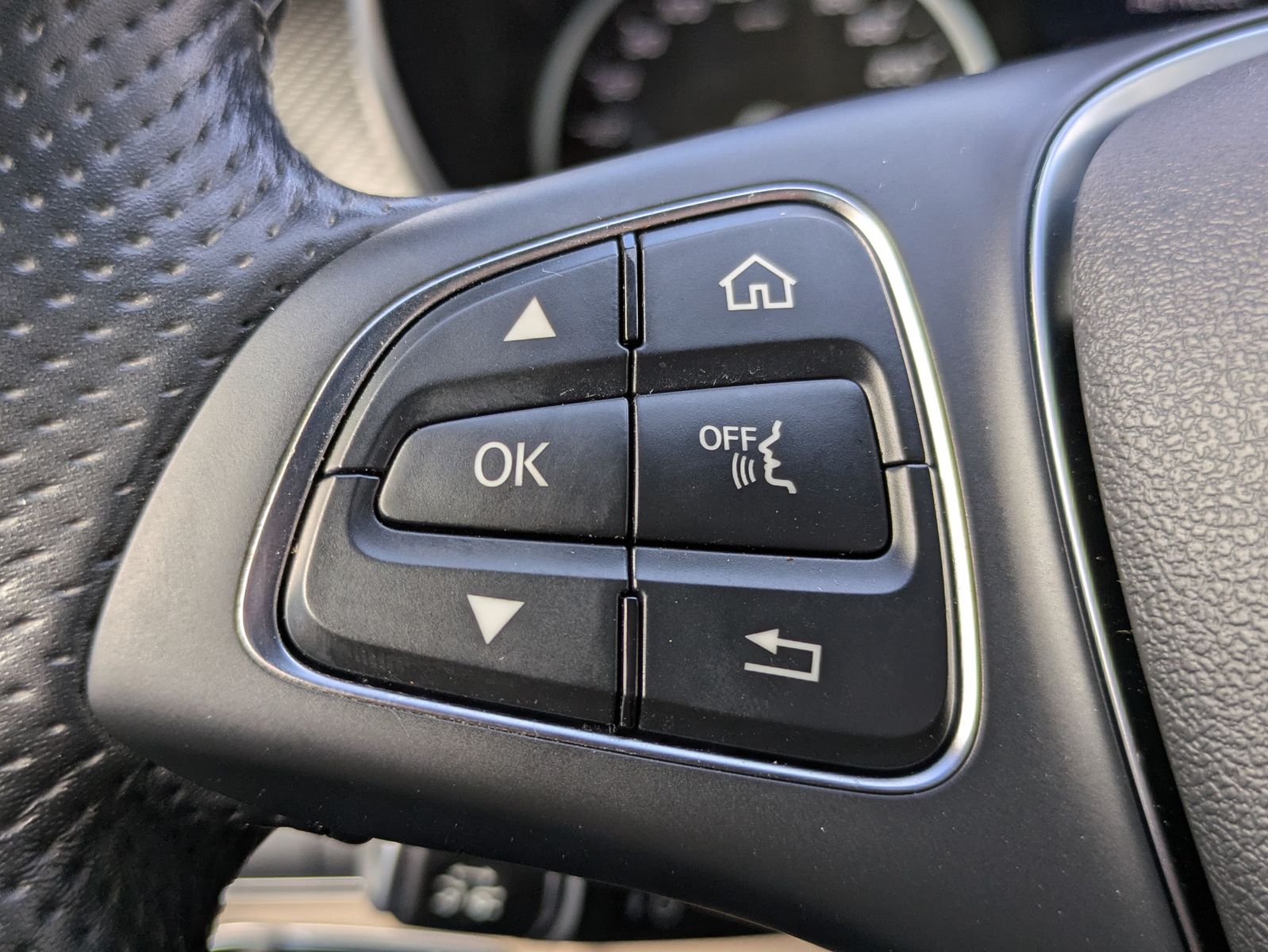 Fahrzeugabbildung Mercedes-Benz V 300 d AVANTGARDE 4MATIC lang AMG*PANO*LED*DIST