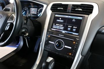 Fahrzeugabbildung Ford Mondeo Turnier Trend Automatik   Sony - Navi