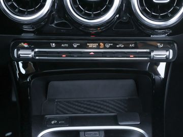 Mercedes CLA 200 Shooting Brake - 11