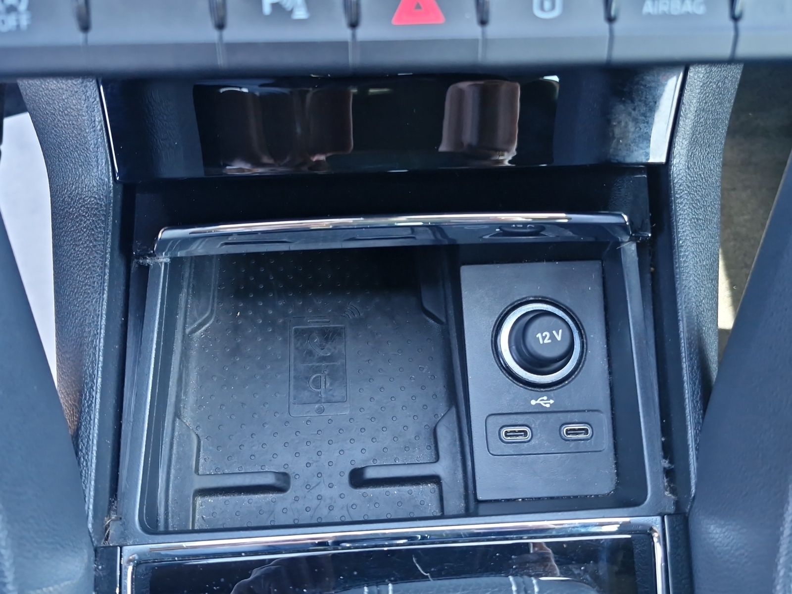 Fahrzeugabbildung SKODA Karoq Sportline 4x4 2.0 TDI LED AHK SHZ ACC