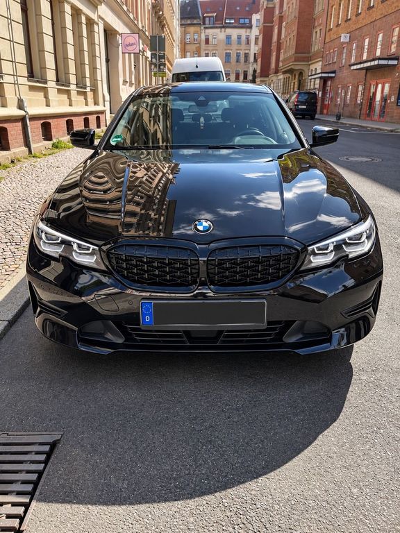 Image of BMW 320