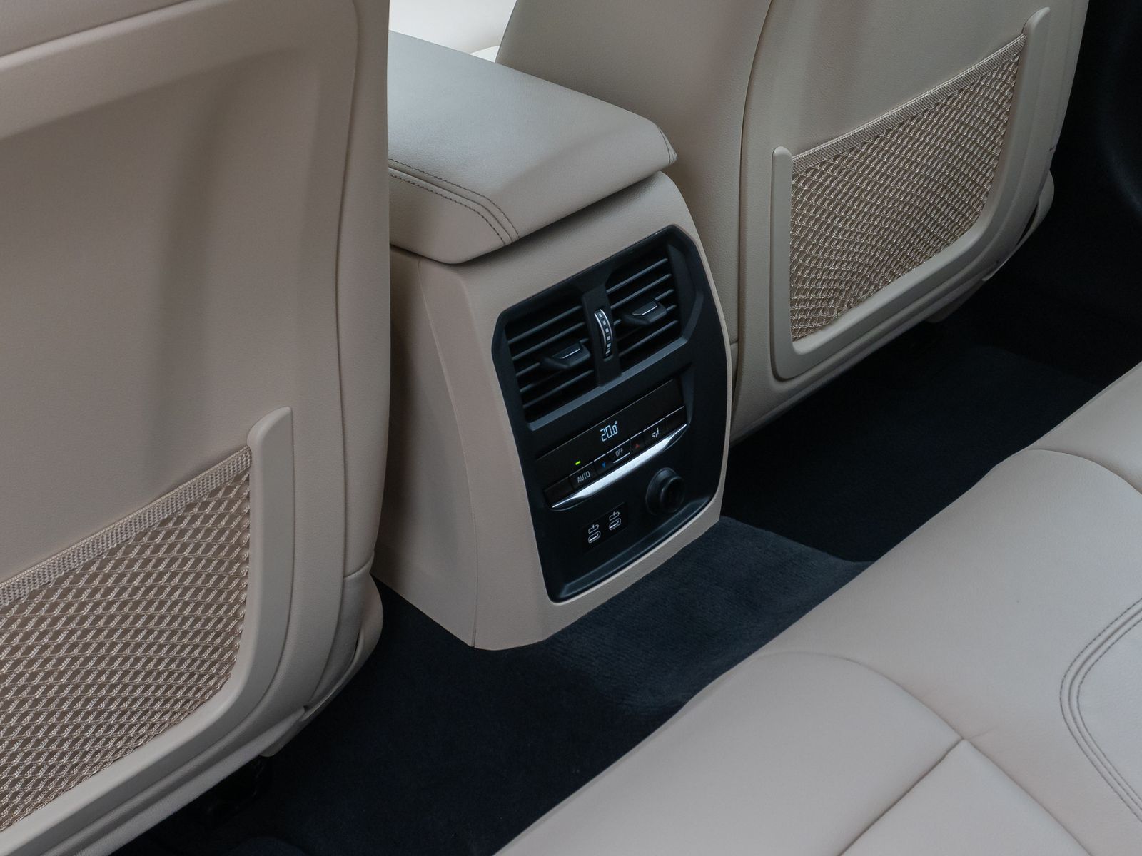 Fahrzeugabbildung BMW 320d xD CockPit+ Lenkrhzg Lordos Stndhz PDC AHK