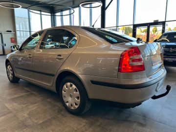 Skoda Octavia *TÜV0328*SCHECKHEFT*TEMPO*AHK*KLIMA*PDC