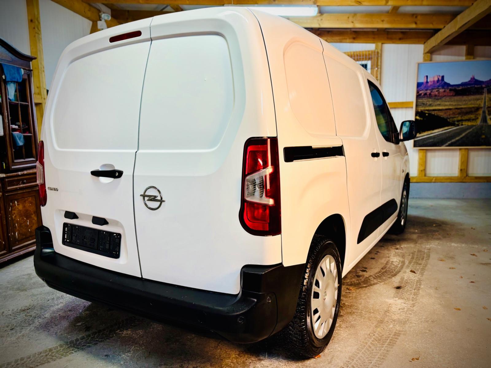 Opel Combo E Cargo Edition 130PS/Nur 16000Km/Sitzh.