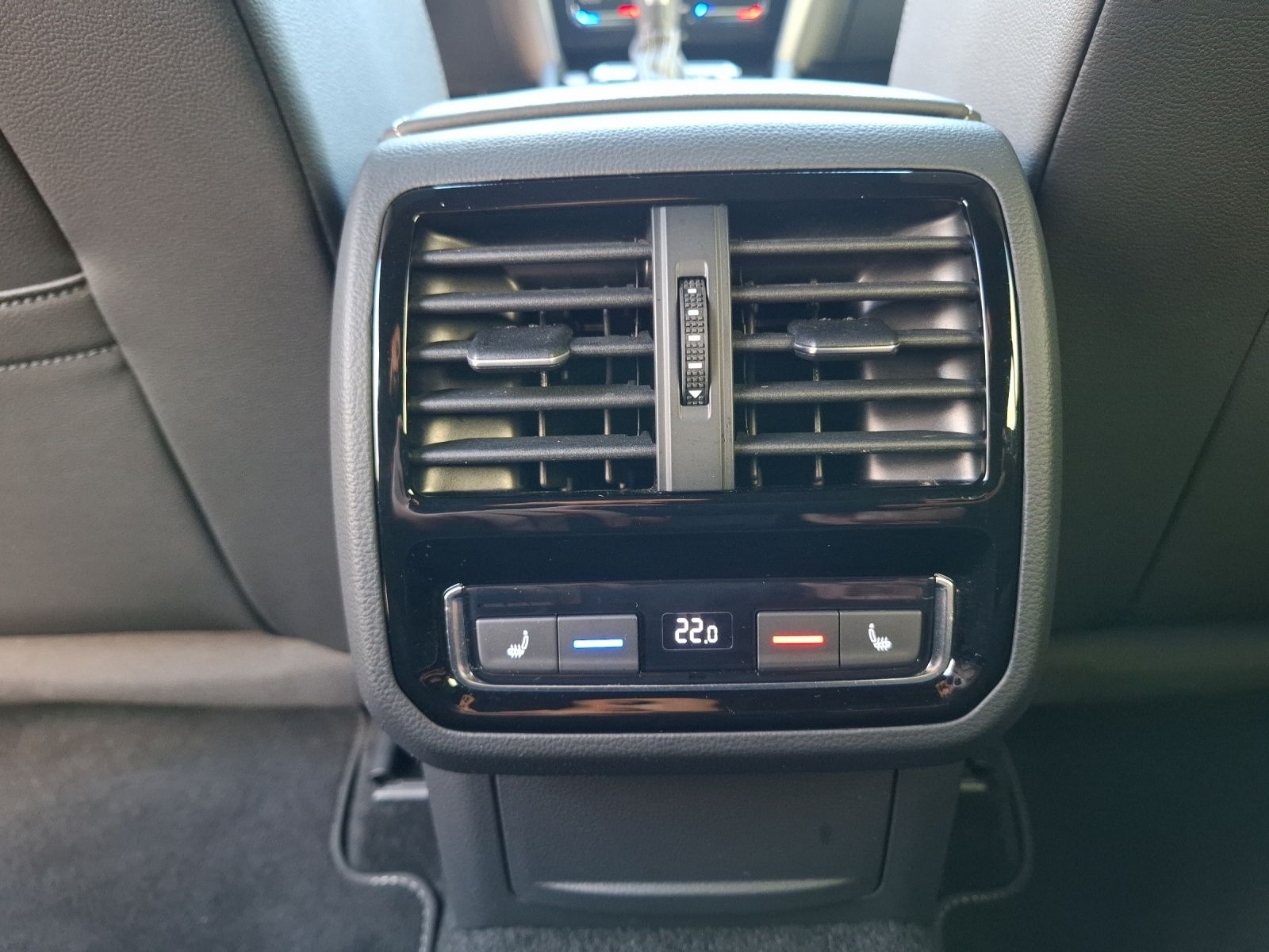 Fahrzeugabbildung Volkswagen Arteon SB TSI R-Line DSG LED Navi ACC PDC SH 20"