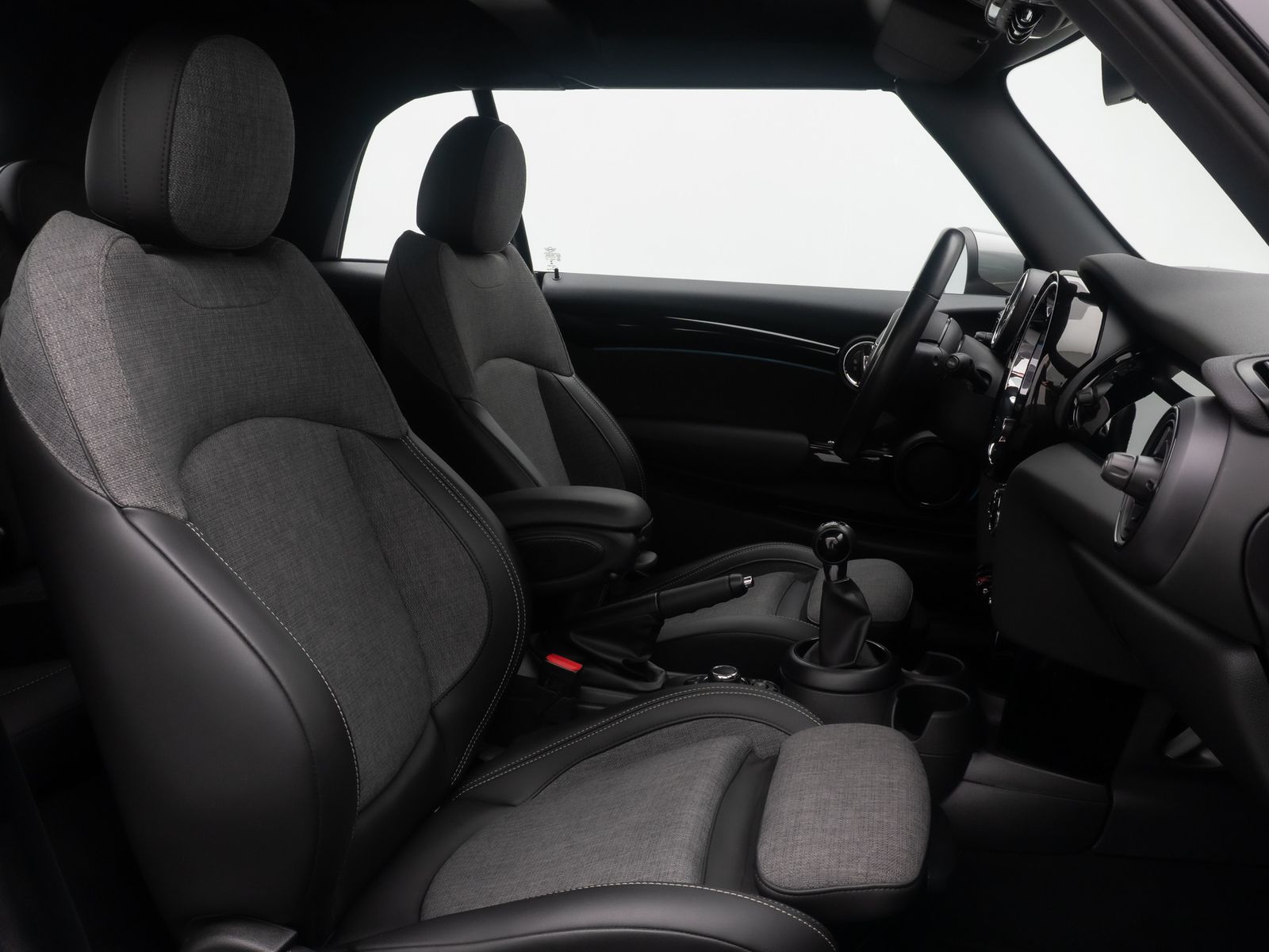Fahrzeugabbildung MINI One Cabrio Classic Trim Komfort DAB Leder Sport