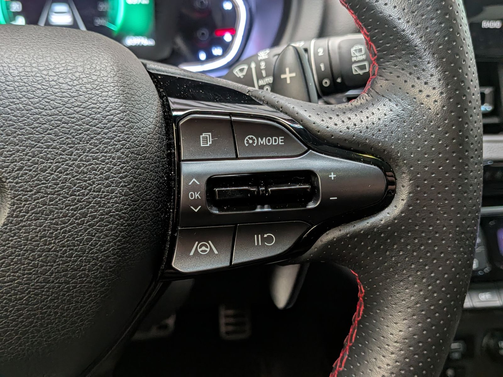 Fahrzeugabbildung Hyundai i30 1.5 N-Line LED*CARPLAY*CAM*PANO*KEYLESS*18"