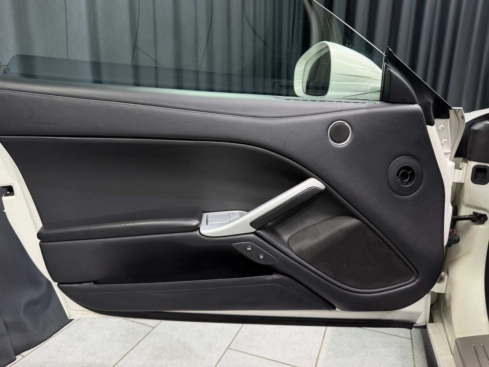 Fahrzeugabbildung Ferrari F12 Berlinetta|RACING-SEATS|NOVITEC-UMBAU|LIFT
