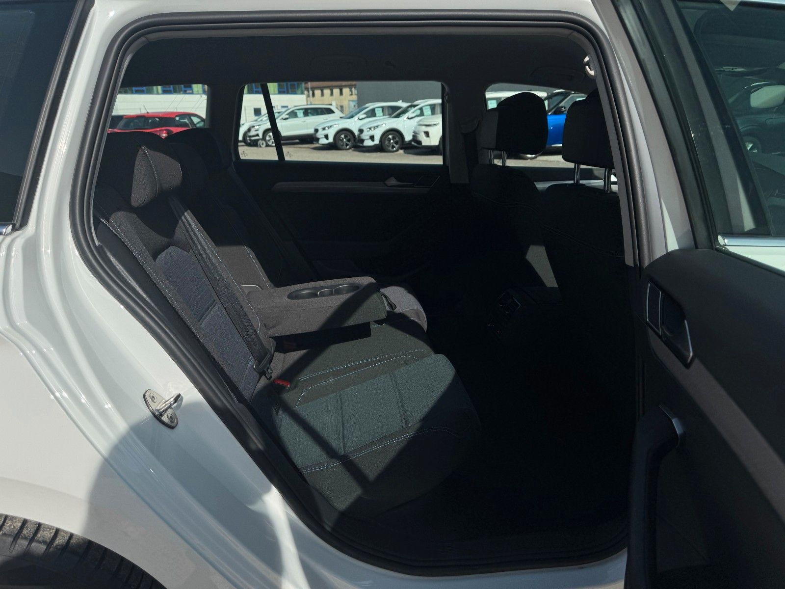 Fahrzeugabbildung Volkswagen Passat GTE Massage Kamera LED ACC SHZ