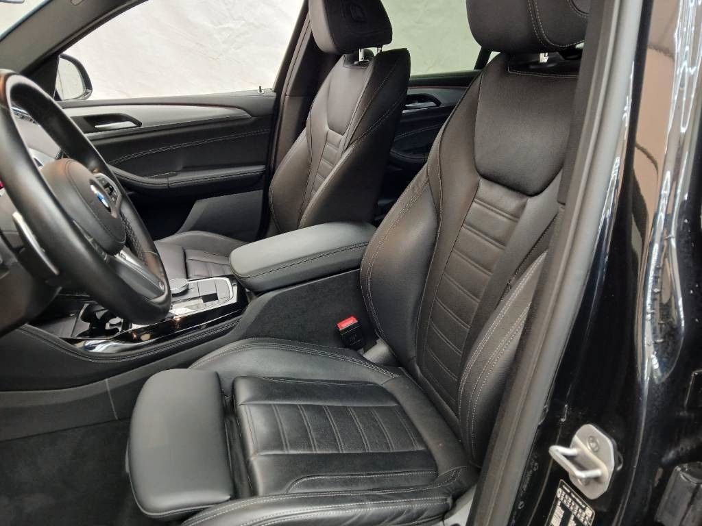 Fahrzeugabbildung BMW X4 xDrive 30 d M Sport ACC Pano Leder AHK STHZ