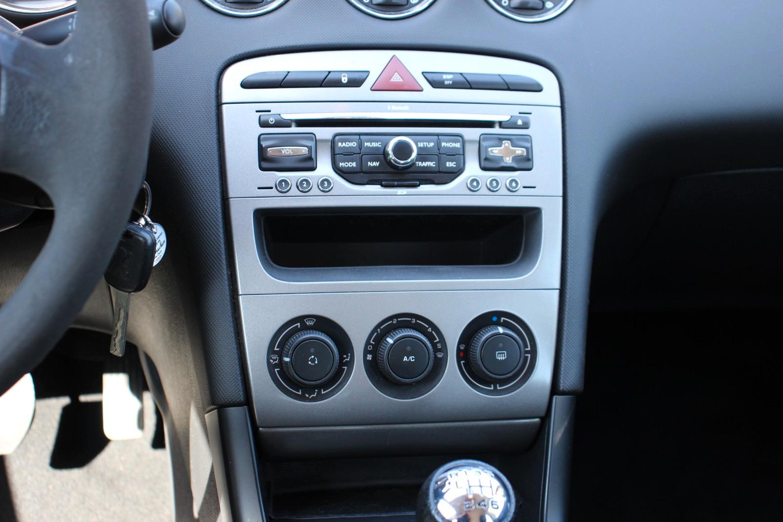 Peugeot 308 2010 — photo 10