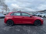 Hyundai i30 Select - Hyundai i30: Rot