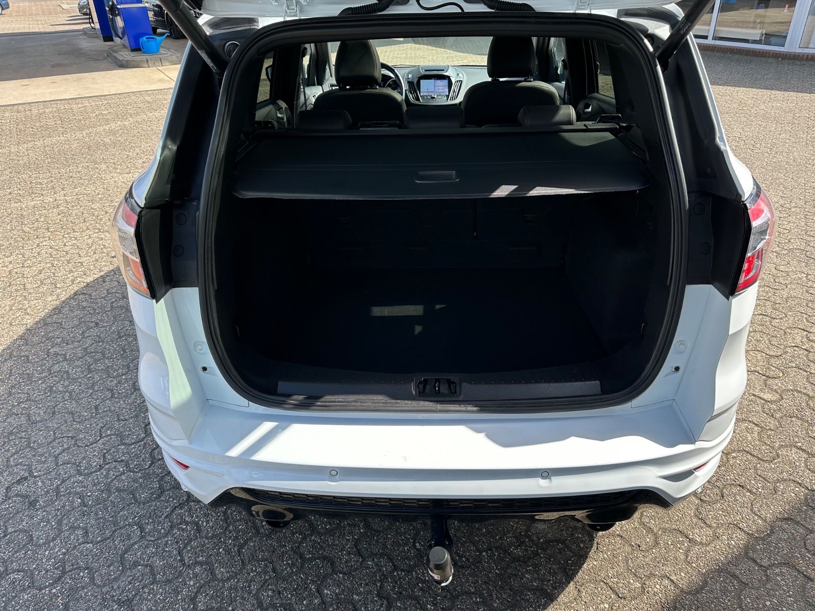 Fahrzeugabbildung Ford Kuga 2.0 TDCi ST-Line 4x4 AHK/BiXenon/Pano/Sound