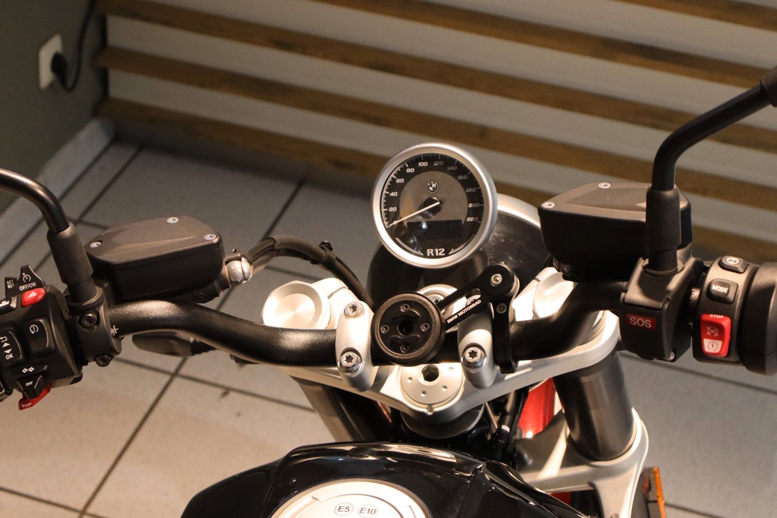 Fahrzeugabbildung BMW R 12