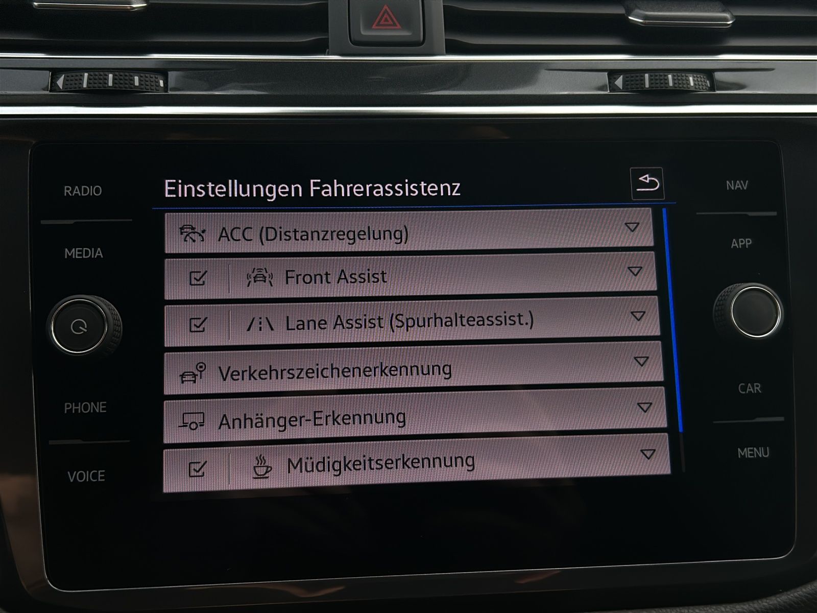 Fahrzeugabbildung Volkswagen Tiguan Allspace Highline 4M TDI DSG LED ACC AHK