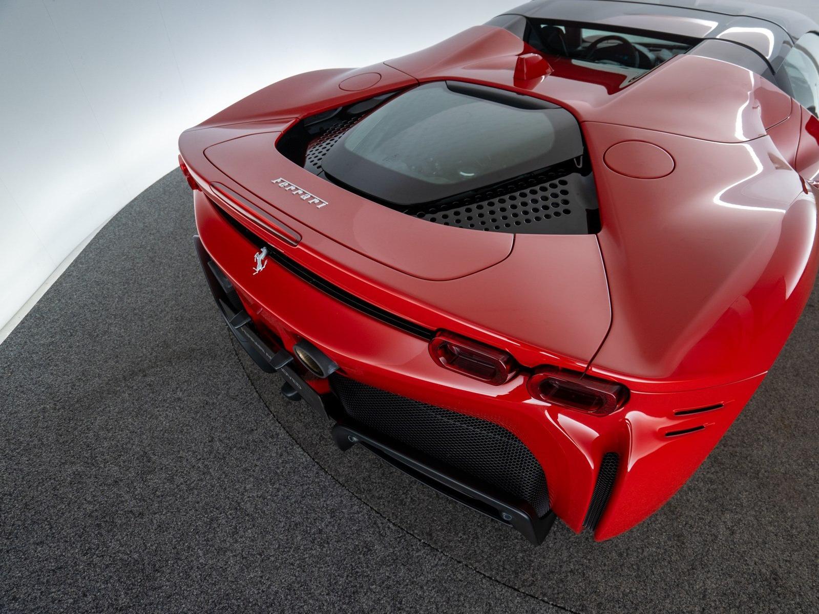Ferrari SF90 Spider