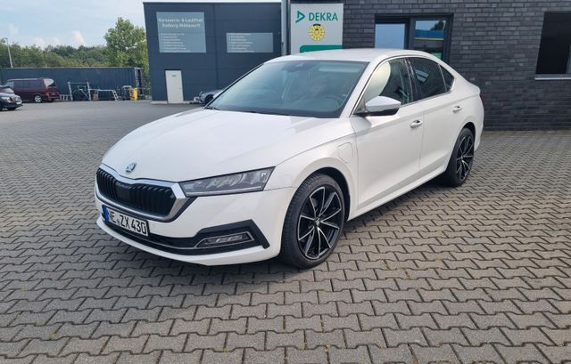 Skoda Octavia 1.4 TSI iV DSG PHEV DSG/LED/NAVI/SHZ/PDC