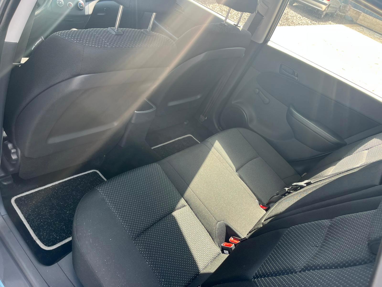 Hyundai i30 2009 — photo 7