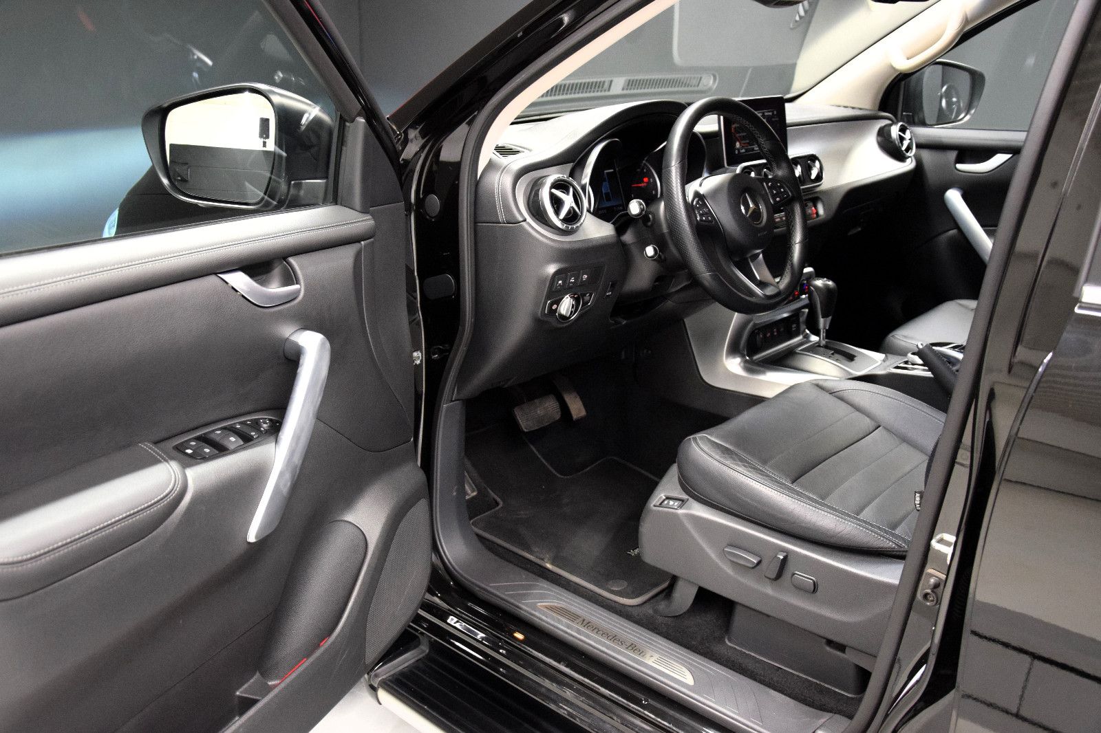 Fahrzeugabbildung Mercedes-Benz X 250 d 4Matic Doppelkabine Edition Power LED