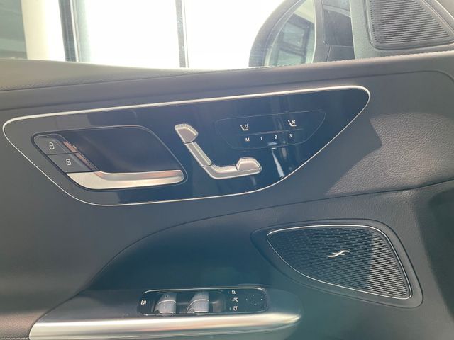 Fahrzeugabbildung Mercedes-Benz C 300 e T-Modell AMG/Pano/AHK/Digital/360°