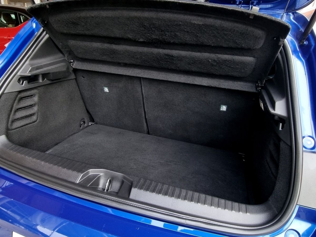 Fahrzeugabbildung Renault Clio INTENS TCe 100