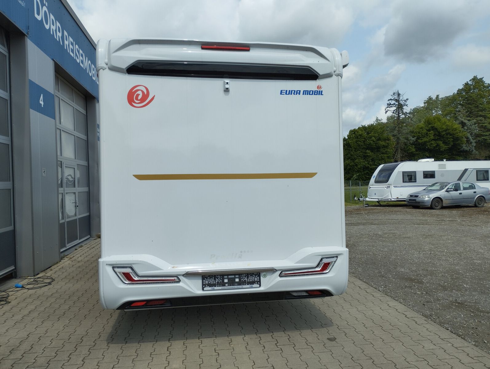 Fahrzeugabbildung Eura Mobil Profila T PT726QF Mondial-Pakete, Zusatzbett