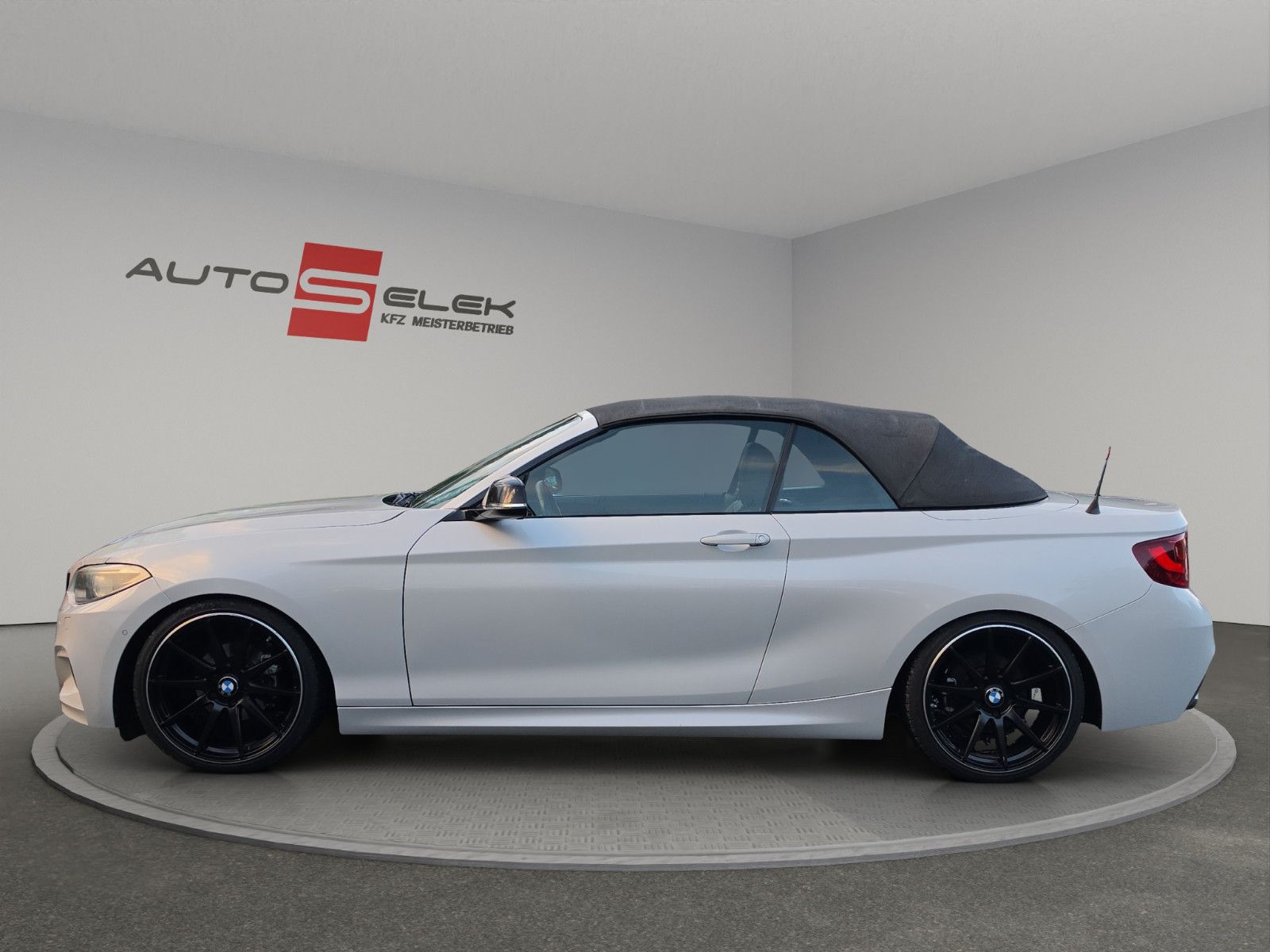 Fahrzeugabbildung BMW 218i Cabrio M Sport LEDER XENON SHZ TEMPOMAT