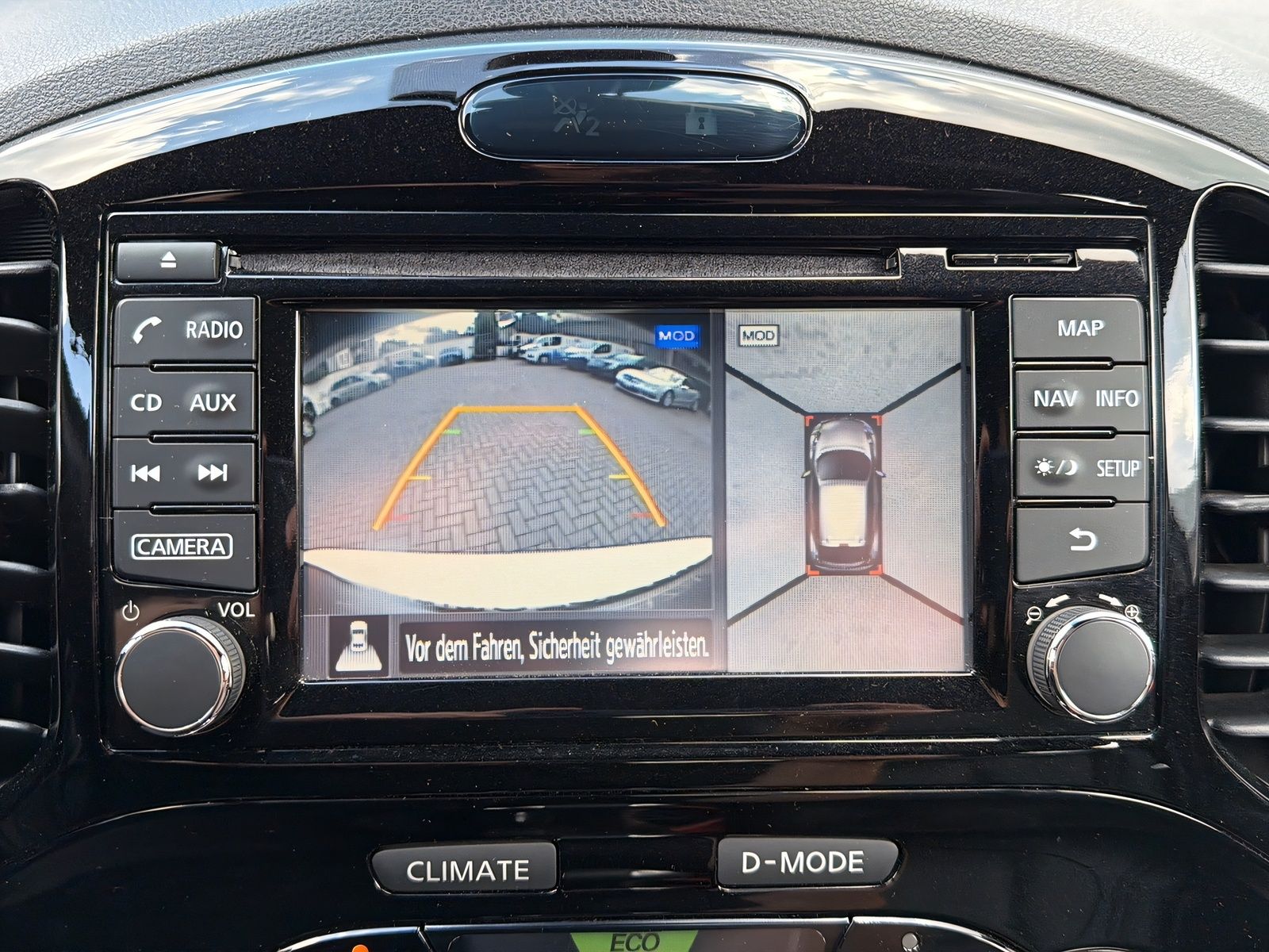 Fahrzeugabbildung Nissan Juke 1.6 TEKNA AUT. KEYLESS 360° KAM NAVI LEDER