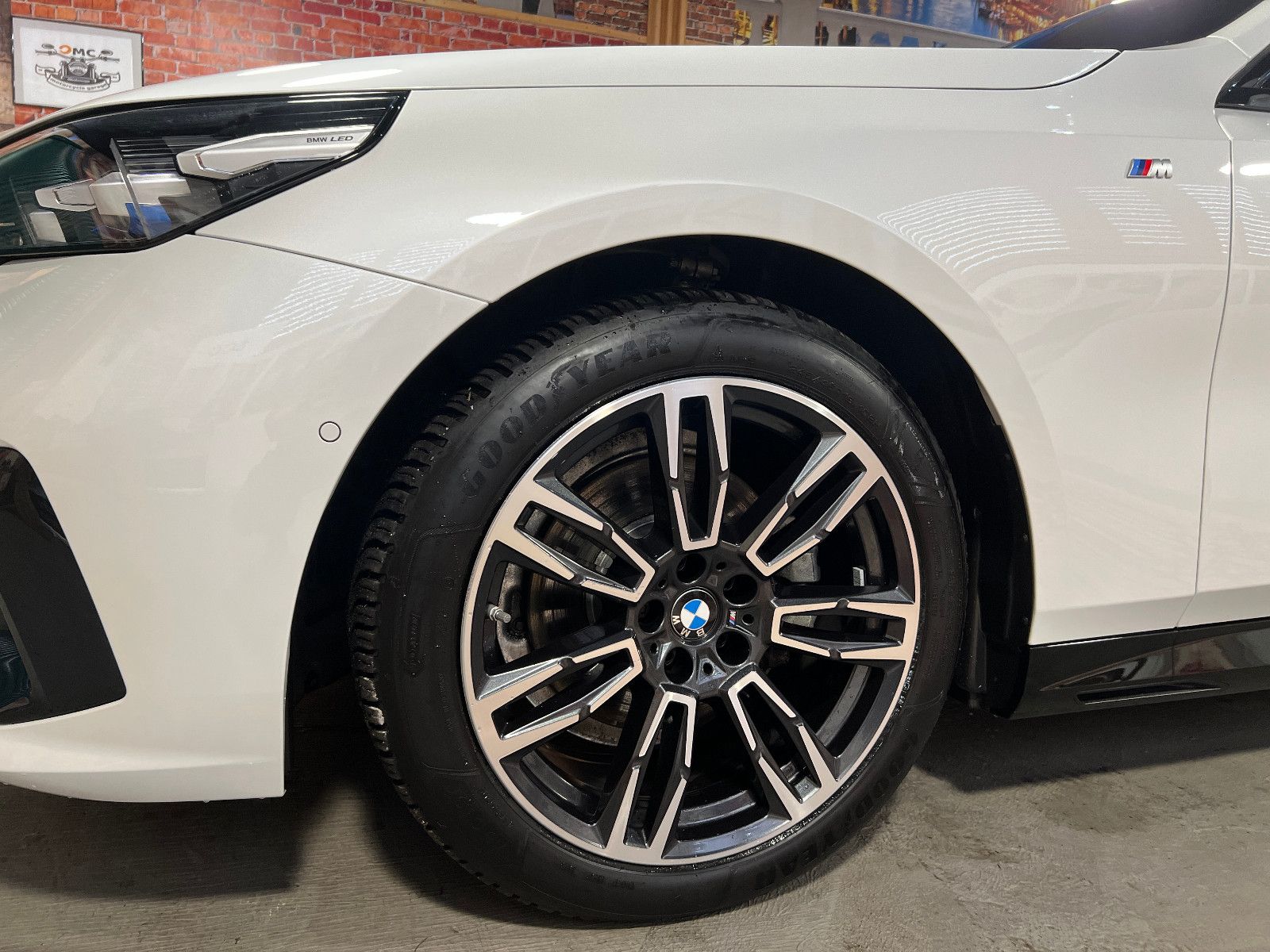 BMW 520 i M-Sport Pano Leder 360° Memory H&K foto 10