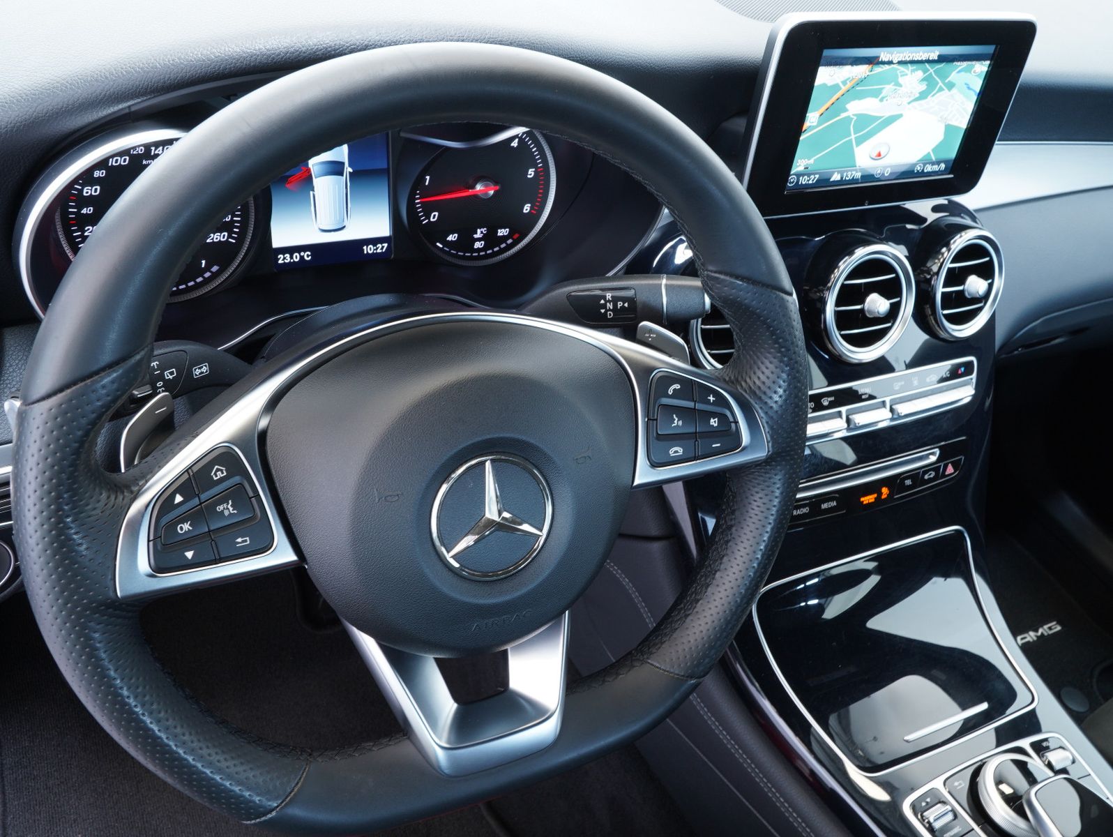 Fahrzeugabbildung Mercedes-Benz GLC 350 d 4Matic AMG Line LED/KAMERA/AHK