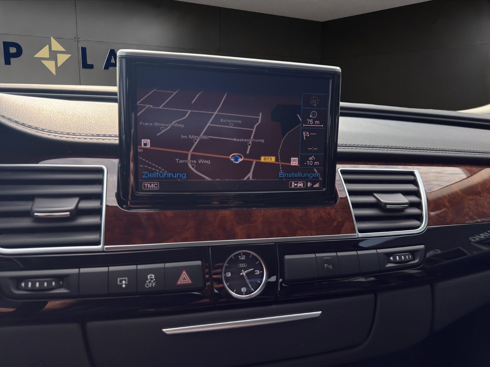 Fahrzeugabbildung Audi A8 quattro Keyless/Kamera/Memory/Bhz-Lenkrad