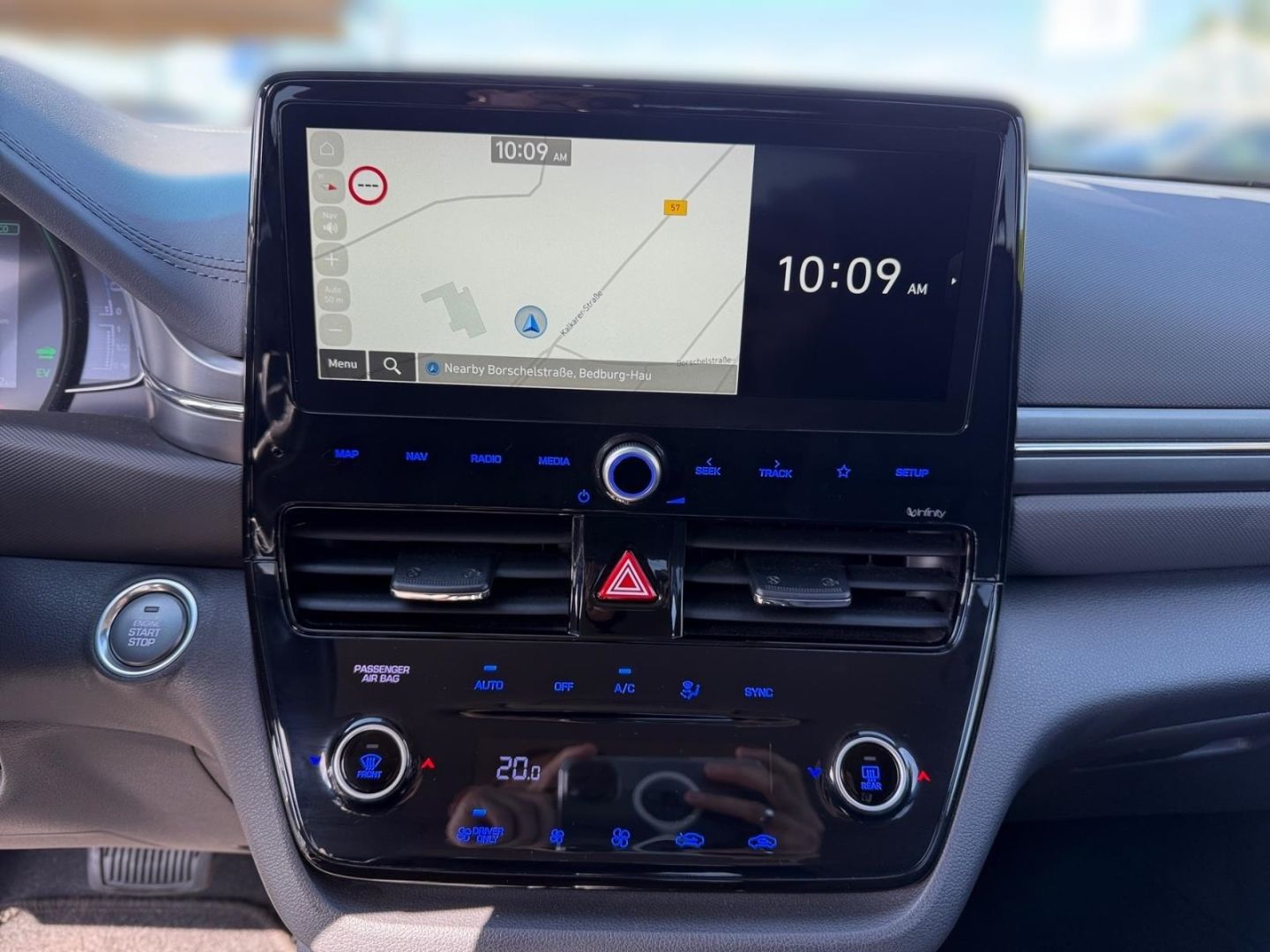 Fahrzeugabbildung Hyundai IONIQ 1.6 Plug-In Hybrid STYLE-Paket Navigation