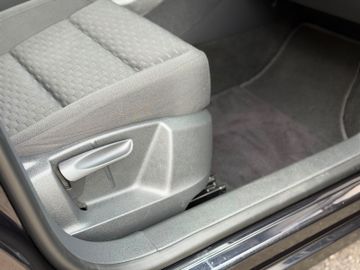 Volkswagen Tiguan - 8
