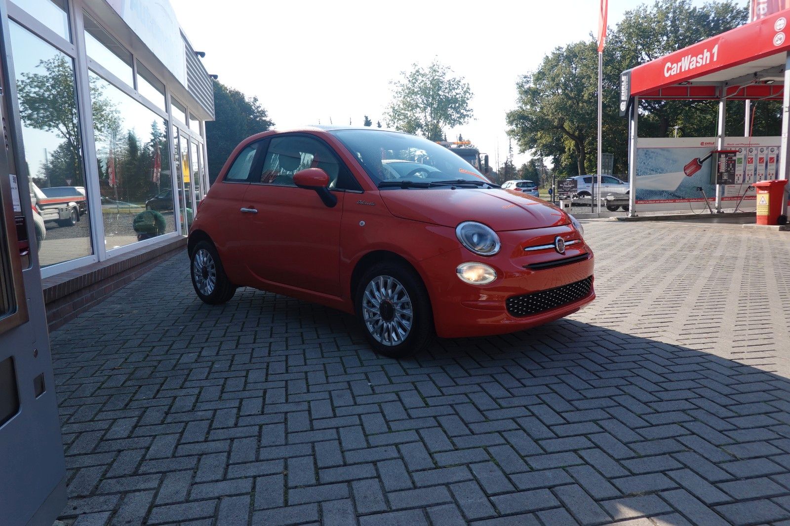 Fahrzeugabbildung Fiat 500 Hybrid  Dolcevita Orange