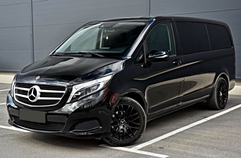 Image of Mercedes-Benz V 220
