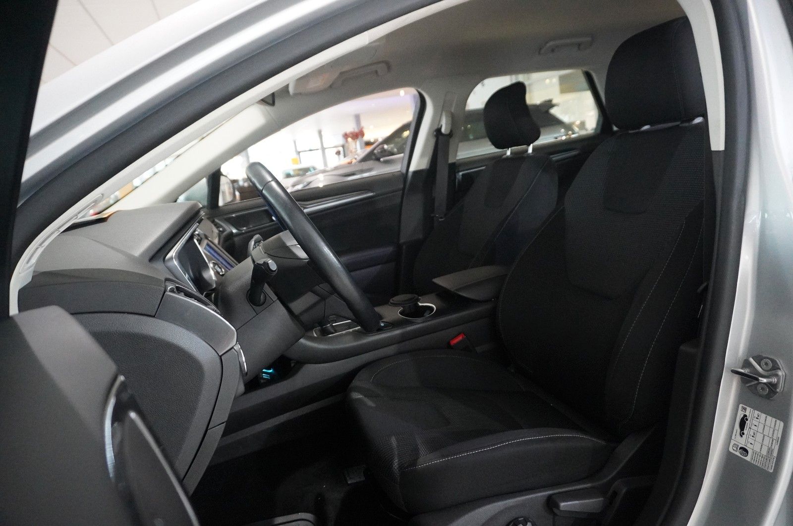 Fahrzeugabbildung Ford Mondeo Turnier 2.0 TITANIUM NAVI/LED/SPORT/DAB+